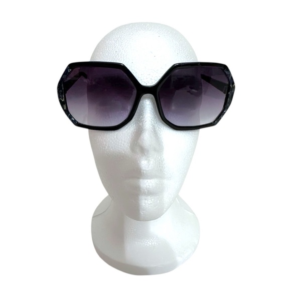 Betsey Johnson Oversized Black Sunglasses with Gradient Lenses Vintage Y2K